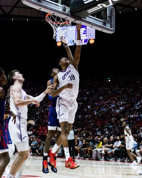 首节狂飙14分!埃奇库姆全场高效砍下22分4篮板5助攻2抢断 首节狂飙14分!埃奇库姆全场高效砍下22分4篮板5助攻2抢断