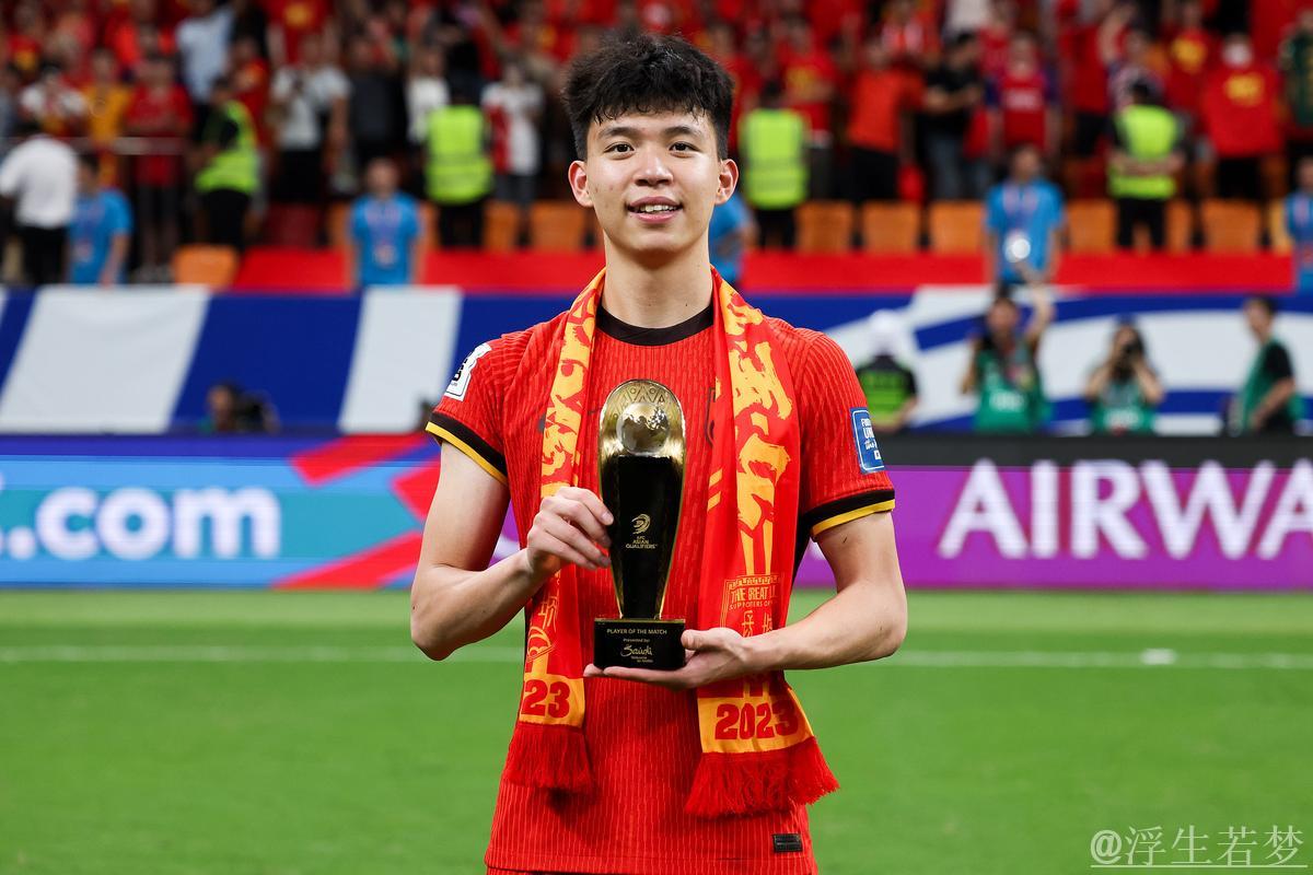 王钰栋：获最佳新人是运气好。留洋？保密！